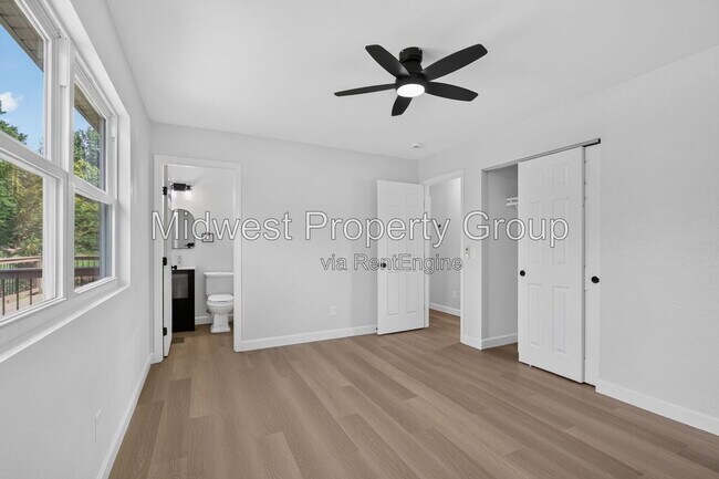 Building Photo - 13 S Perry Cir