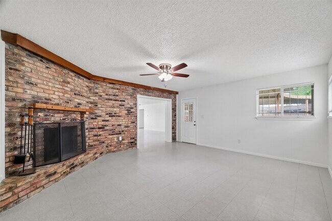Building Photo - 15022 Chipman Ln.