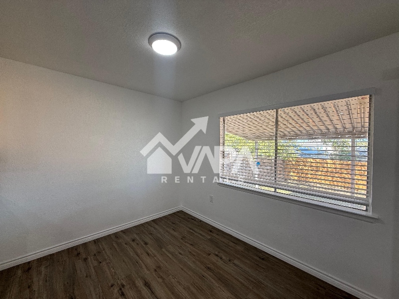 Building Photo - 5911 Autumn Lake