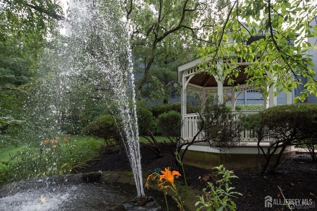 Building Photo - 505 Woodhaven Dr