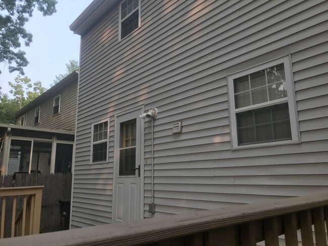 Building Photo - 16 Bowstring Way