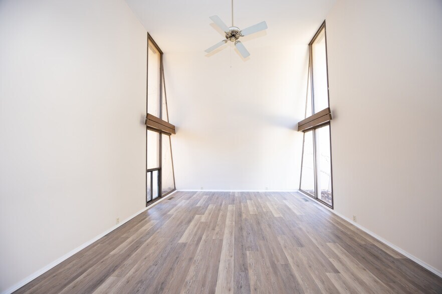 Building Photo - 109 N 10th St