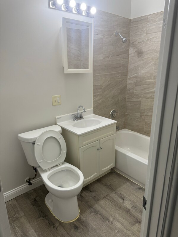 Building Photo - 13502 S Brandon Ave