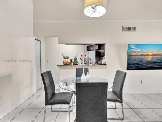 Building Photo - 10241 NW 9th St Cir