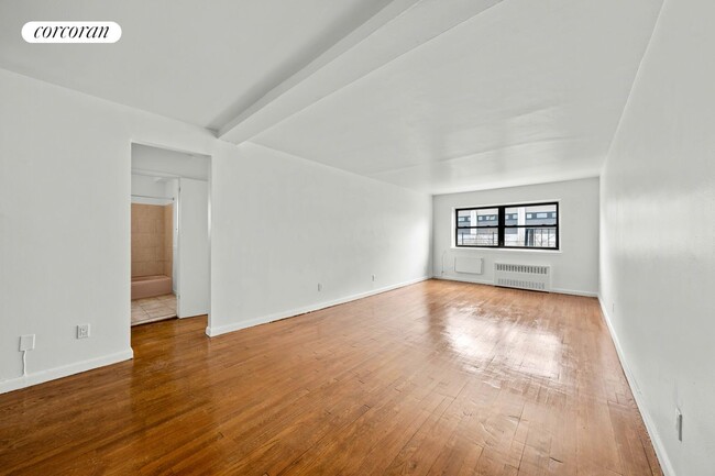 Building Photo - 2545 Sedgwick Ave