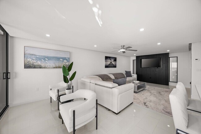 Building Photo - 10475 Gulf Shore Dr