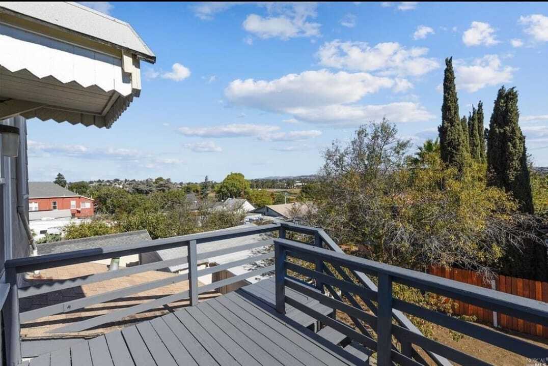 Patio Deck - 544 Grant St