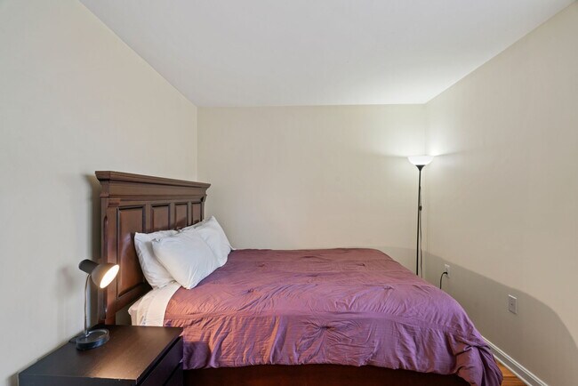 Building Photo - 501 Garrison Woods Dr