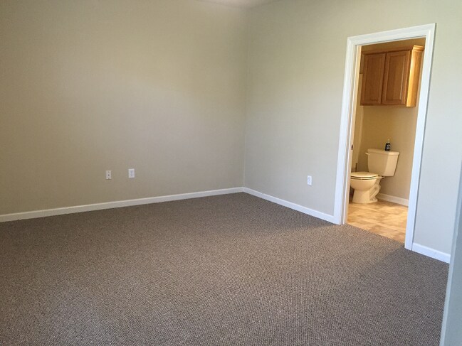 Building Photo - 2405 Brightside Dr