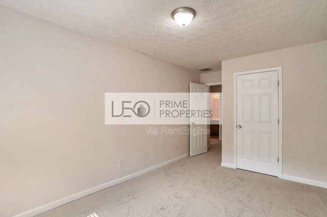 Building Photo - 2842 Vining Ridge Terrace