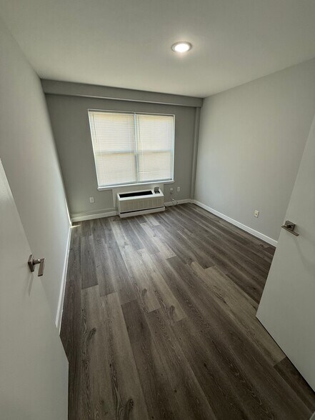 Building Photo - 169 16th Ave