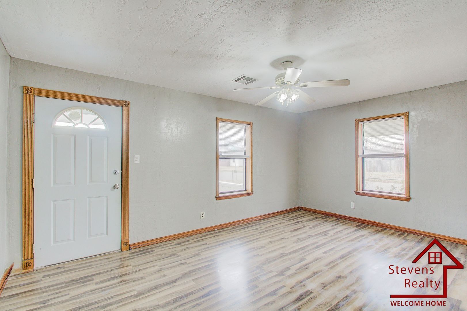 Building Photo - 815 SW H Ave