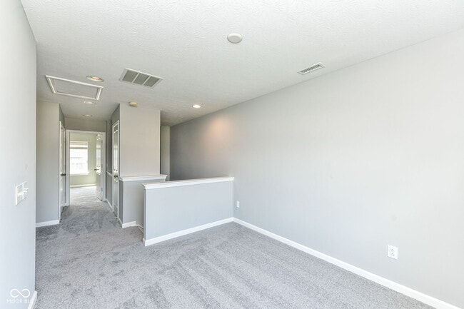 Building Photo - 9050 Mercer Dr