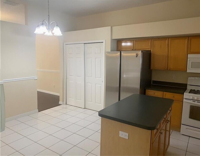 Building Photo - 1351 Distant Oaks Dr