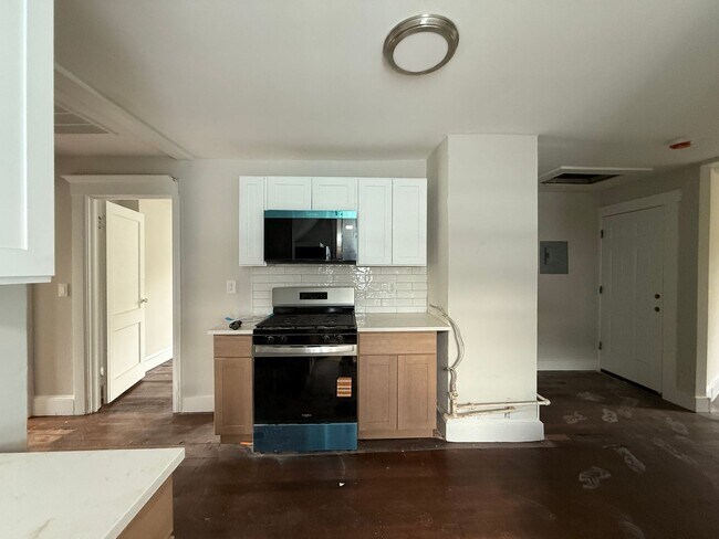 Building Photo - 47-49 Mead St