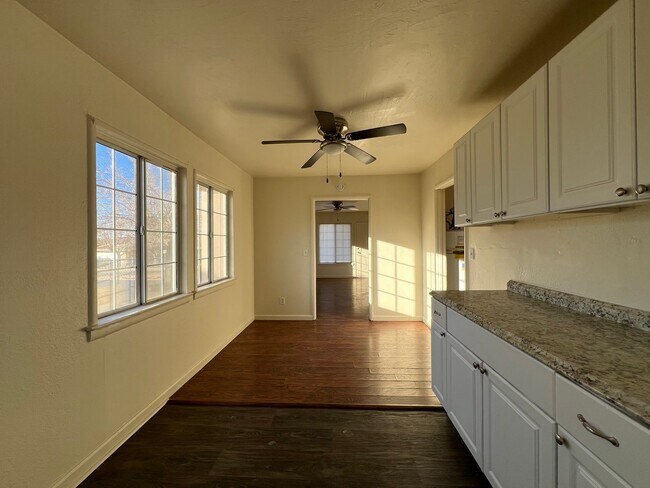 Building Photo - 3 Bedroom 1 Bathroom House with Huge Fenced Yard Near Schools, Park & Community Pool