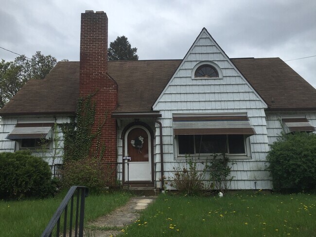 Building Photo - $1300 Lemoyne 2 bedroom house for rent