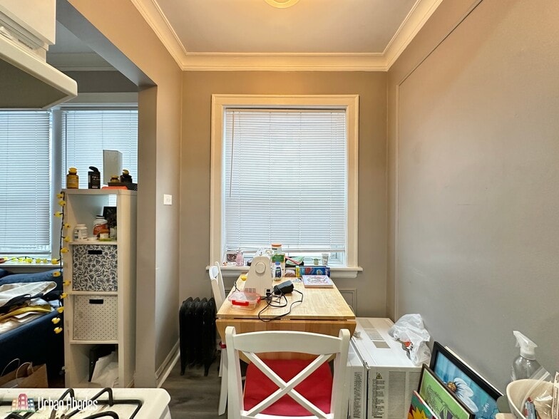 Building Photo - 5517 N Kenmore Ave