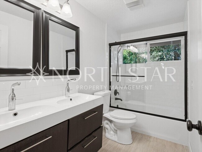 Building Photo - Stylishly Updated Ranch in Bryant Woods