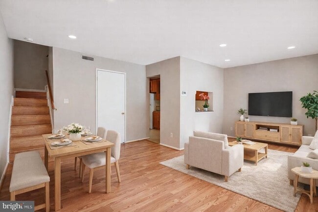 Building Photo - 9930 Brookridge Ct