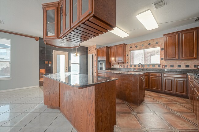 Building Photo - 9407 Demsey Mill Dr