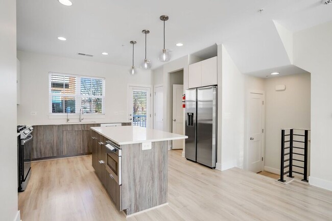 Building Photo - Beautiful Four Bedroom Abode in Brookland/...