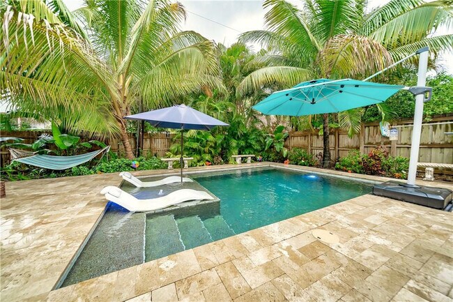 Building Photo - 1728 NE 16th Ave