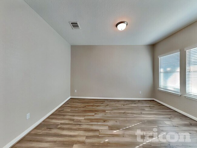 Building Photo - 13547 Emerson Wy