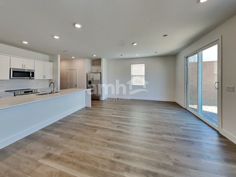 Building Photo - 9248 River Owl Ct