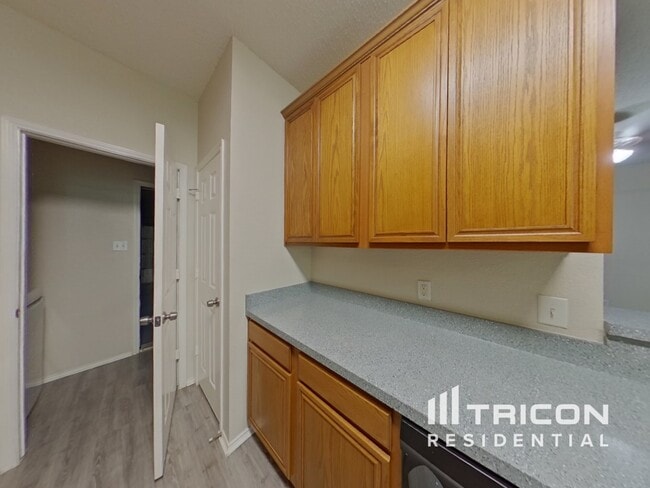 Building Photo - 6300 Downeast Dr