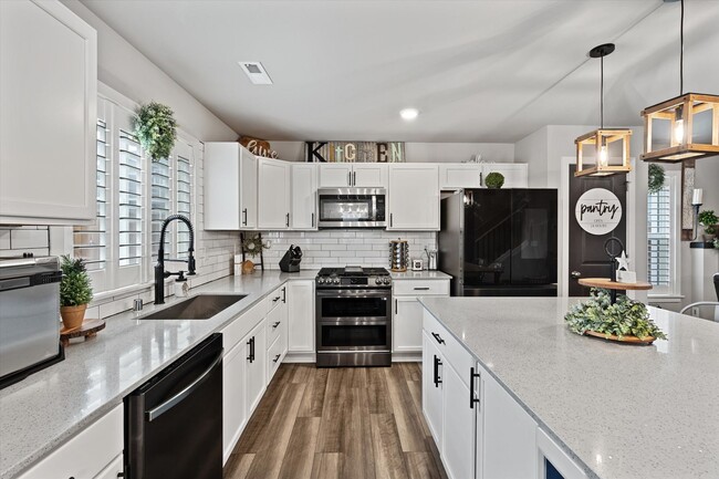 Building Photo - Luxury 4BR Home in North Lacey with A/C, D...