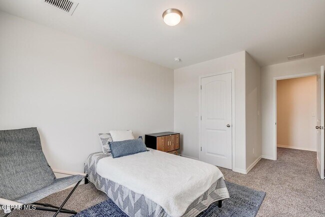 Building Photo - 14604 Pebble Hills Blvd