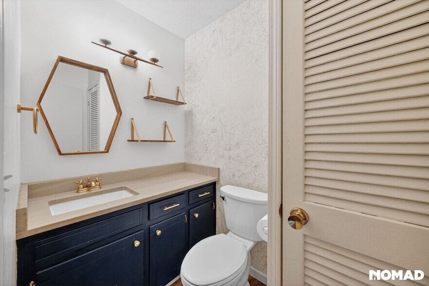 Building Photo - 2505 Briarwood Dr