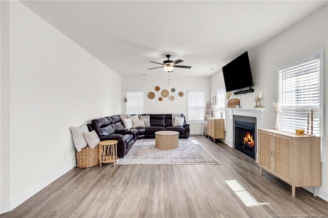 Building Photo - 173 London Dr