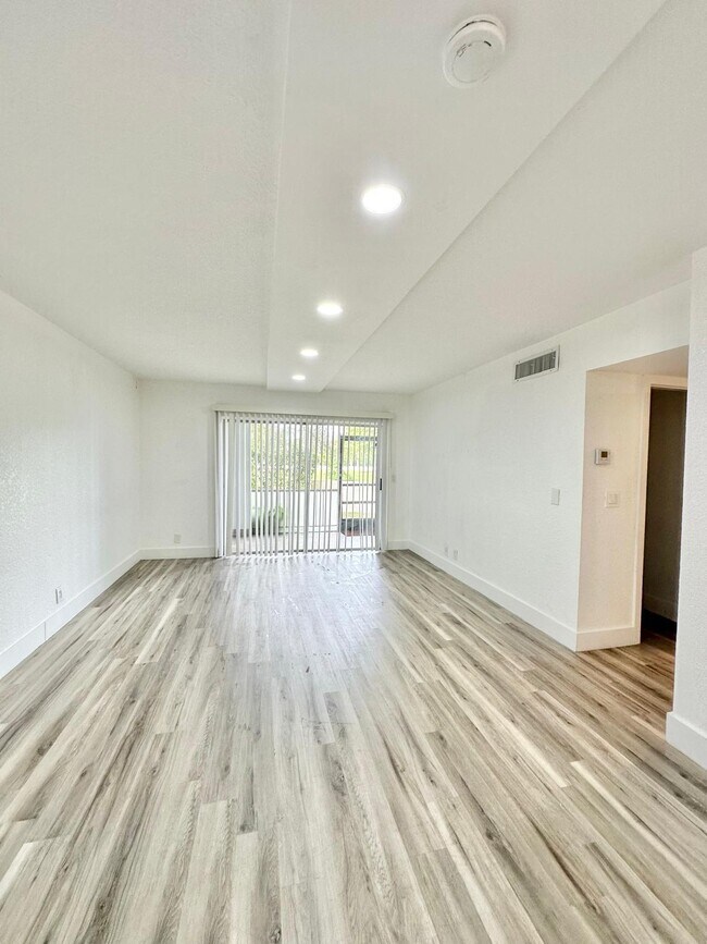 Building Photo - 610 NW 13th St