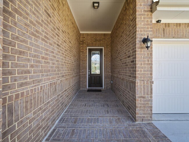 Building Photo - 31407 Elkcreek Bend Dr