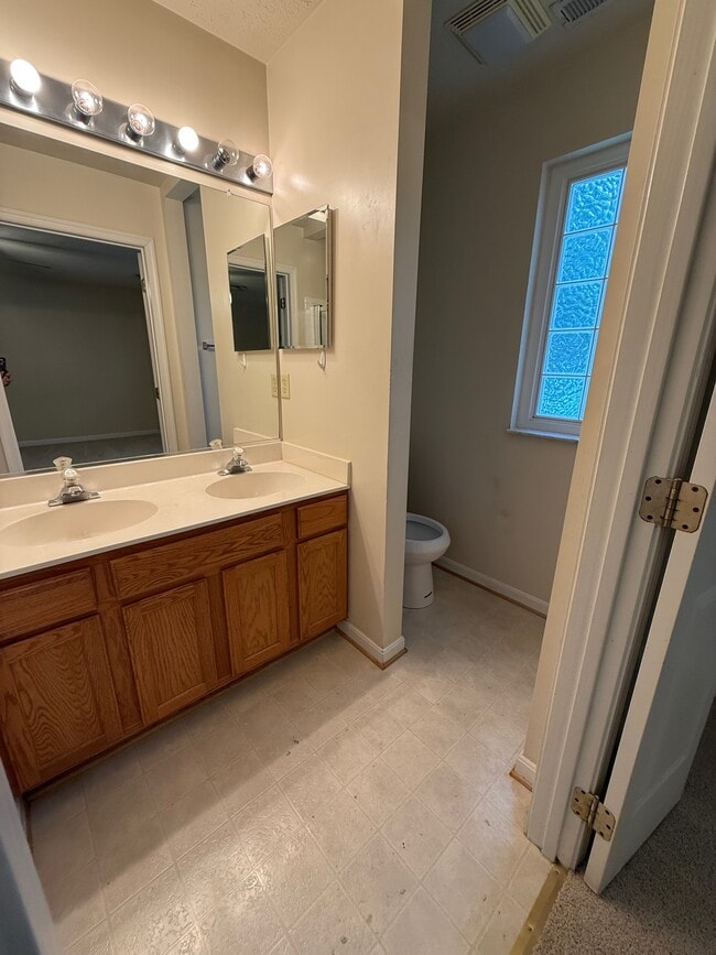 Building Photo - 45586 Curley Ct