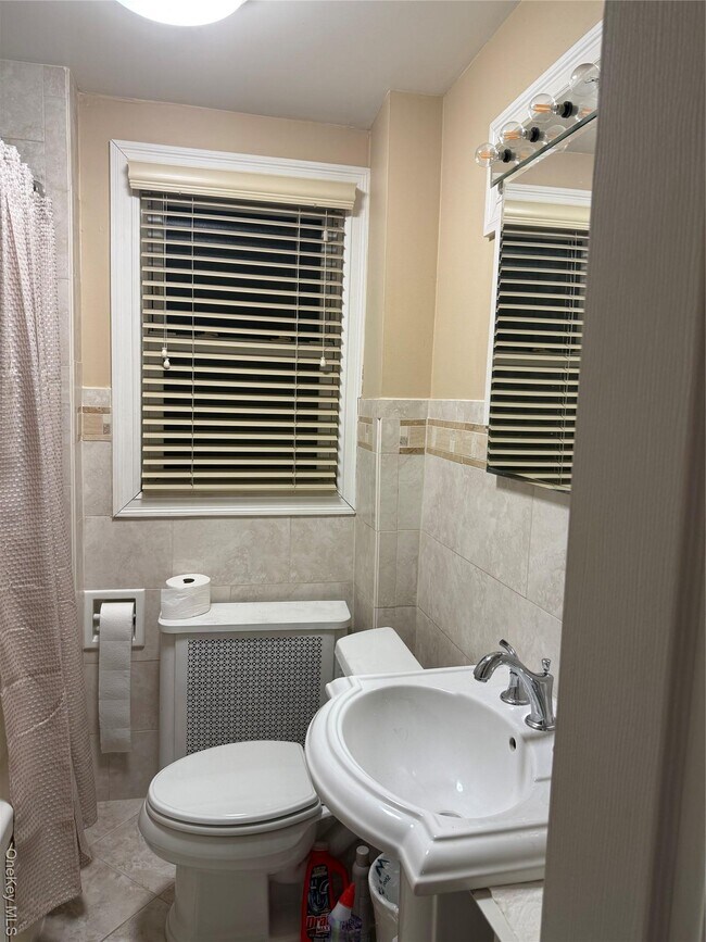 Building Photo - 85 Bucknell Rd