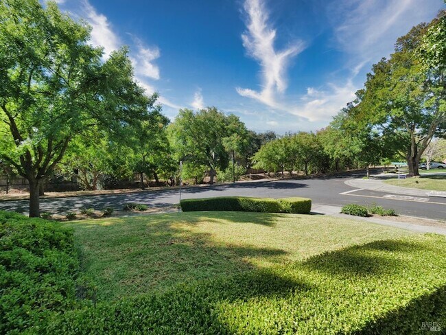 Building Photo - 3500 Crownridge Dr