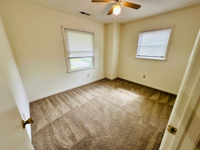 Building Photo - 604 Kelsey Ln