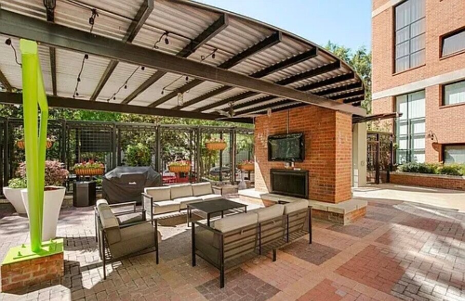 Building Photo - 3110 Thomas Ave