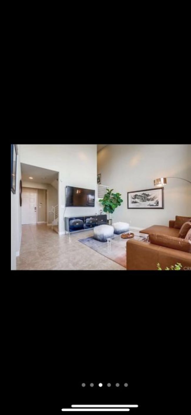 Building Photo - 7100 Playa Vista Dr