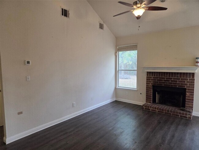 Building Photo - 607 Meadow View Dr