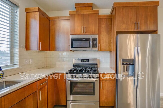 Building Photo - 13010 NE 24th Cir