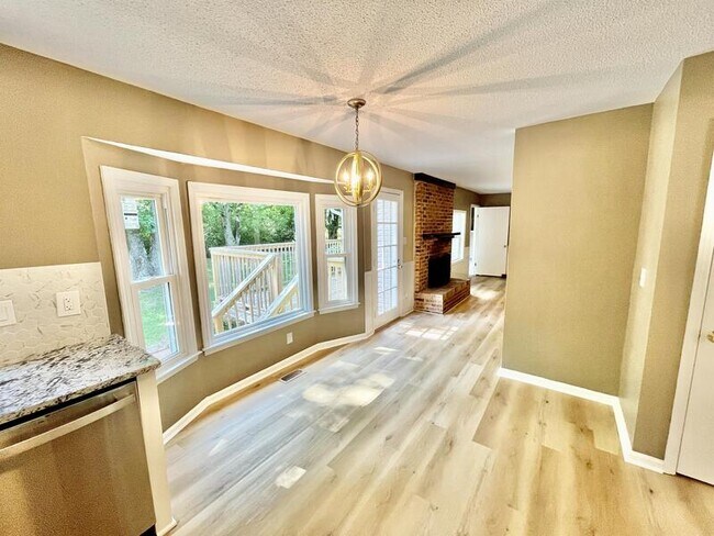 Building Photo - 13004 Astalot Dr SE