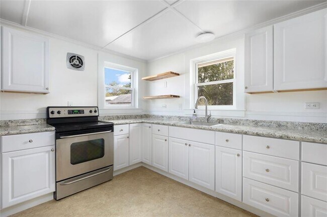 Building Photo - 3461 Kingstown Rd