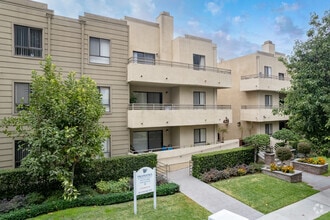 Building Photo - Galleria Villas