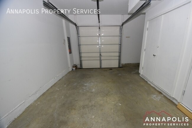 Building Photo - 133 Lejeune Way