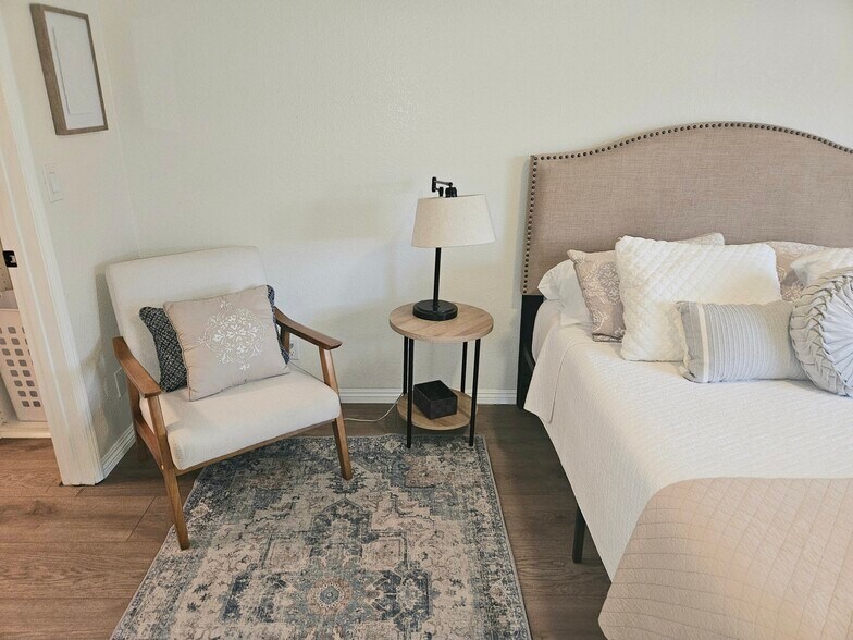 Building Photo - 631 Oak Run Trl