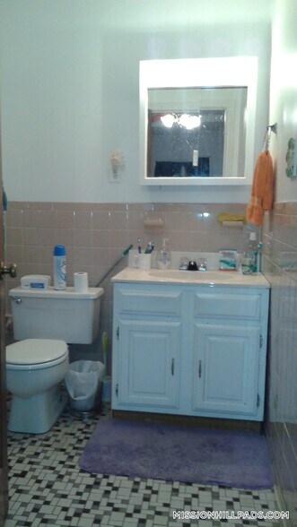 Building Photo - 40 Hillside St